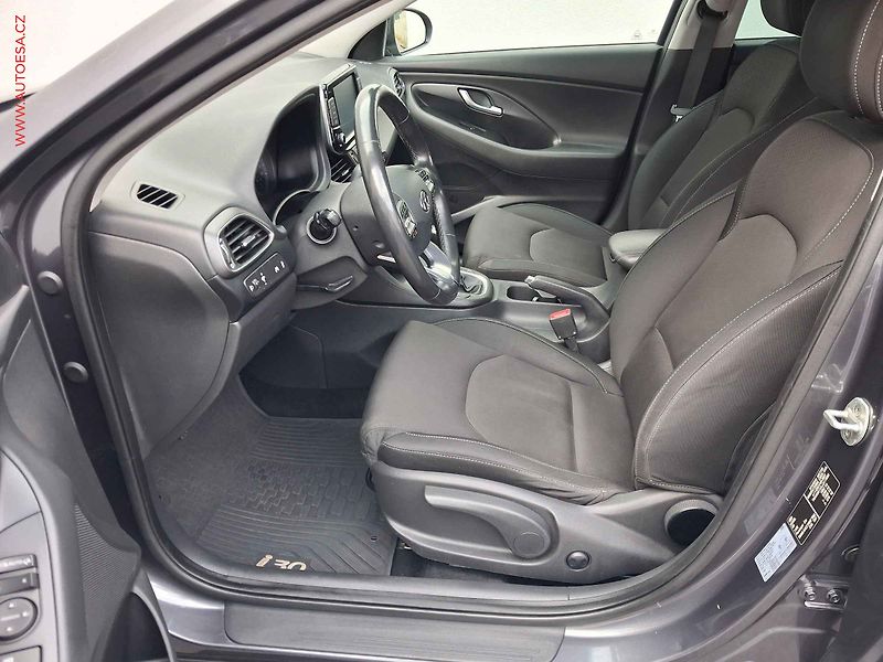 Hyundai i30 (2017) 1.4 T-GDi, 2.maj,ČR, Style - fotka 9 z 21