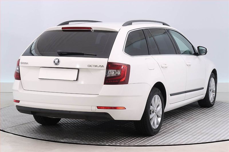 Škoda Octavia (2018) Style Plus 1.6 TDI, Tempomat - fotka 5 z 18
