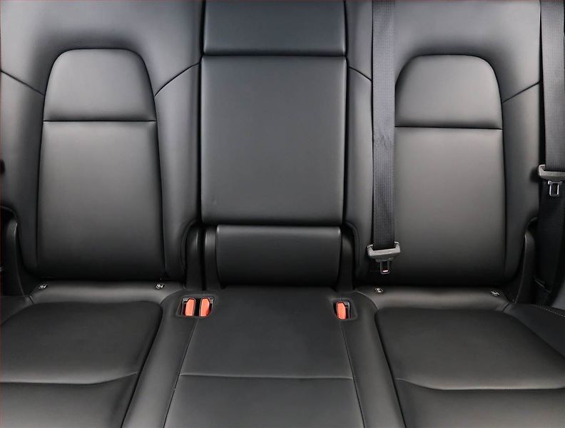 Tesla Model Y (2022) Long Range AWD 79kWh, SoH 89% - fotka 10 z 33