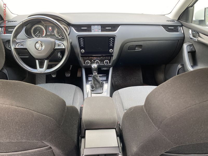 Škoda Octavia (2019) 1.5 TSi, ČR, Style, LED - fotka 8 z 17