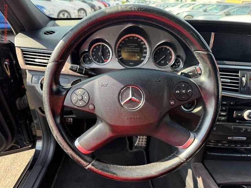 Mercedes-Benz Třídy E (2010) 350CDi 4Mat, kůže, autoAC - fotka 12 z 24