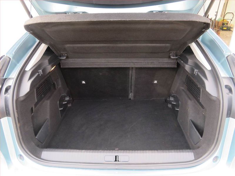 Citroën C4 (2021) 1.2 PureTech, Automat - fotka 13 z 16