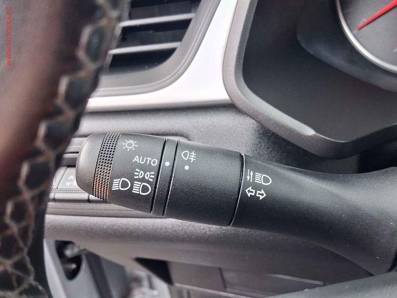 Renault Captur (2023) 1.0 TCe, ČR, LED, navi - fotka 16 z 19
