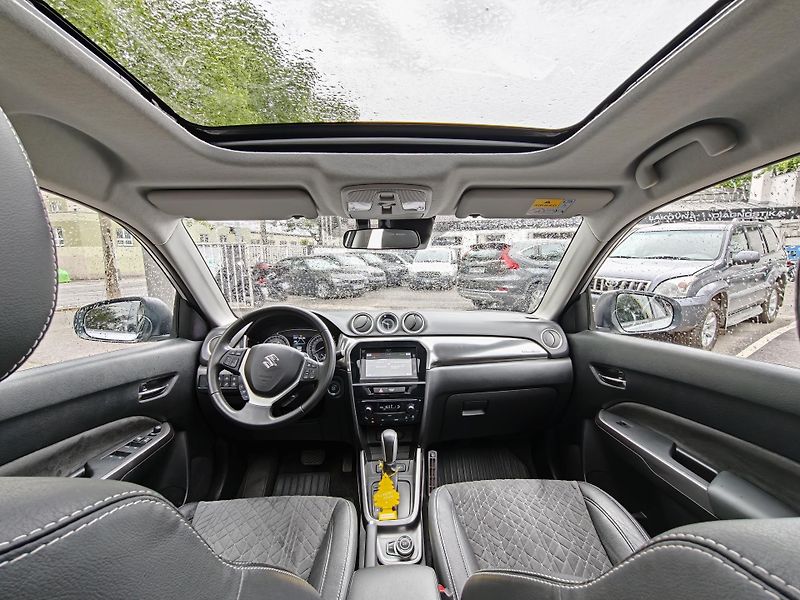 Suzuki Vitara 1,4T Aut. Elegance 4x4 - fotka 25 z 30