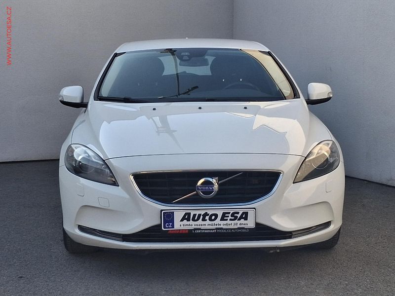 Volvo V40 (2013) 1.6 T2, Navi, bixen - fotka 2 z 15