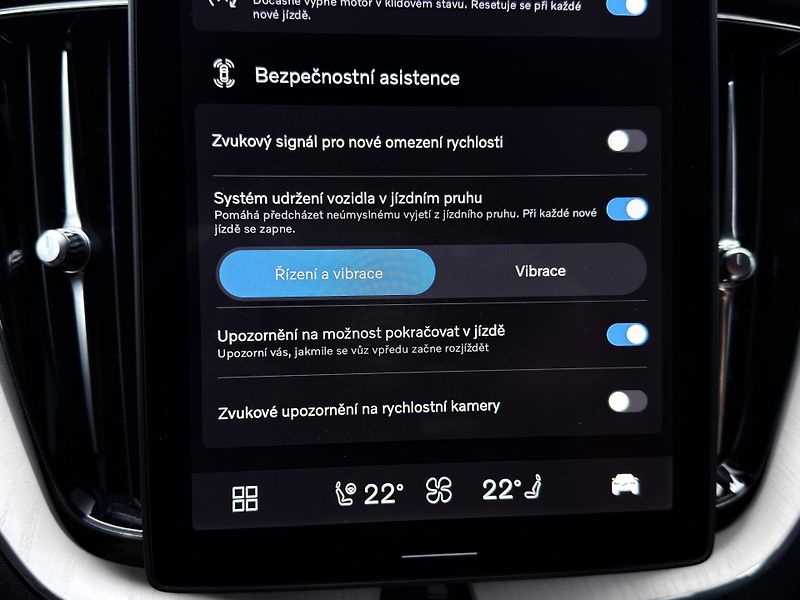 Volvo XC60 B5 AWD PLUS DARK +komplety kol - fotka 38 z 49