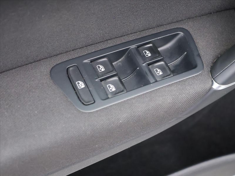 Volkswagen Golf Sportsvan 1,4 TSI 110kW Comfortline 1.Ma - fotka 15 z 32