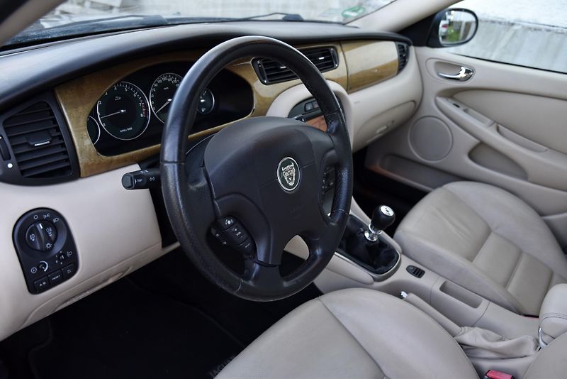 Jaguar X-Type 3.0 V6 AWD,MANUÁL,NAV,KŮŽE,ALU - fotka 8 z 44