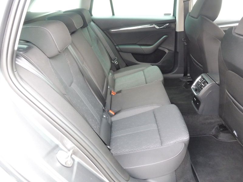 Škoda Octavia (2023) Combi iV Style 1,4 TSI PHEV 15 - fotka 23 z 31