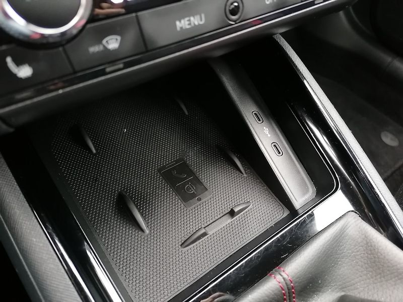 Škoda Scala (2021) 1.5 TSi MONTE CARLO 110kW,Pano - fotka 23 z 29