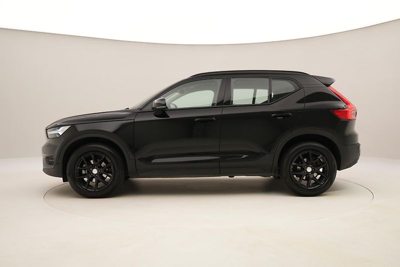 Volvo XC40 T2 KINETIC AUT REZERVACE - fotka 9 z 39