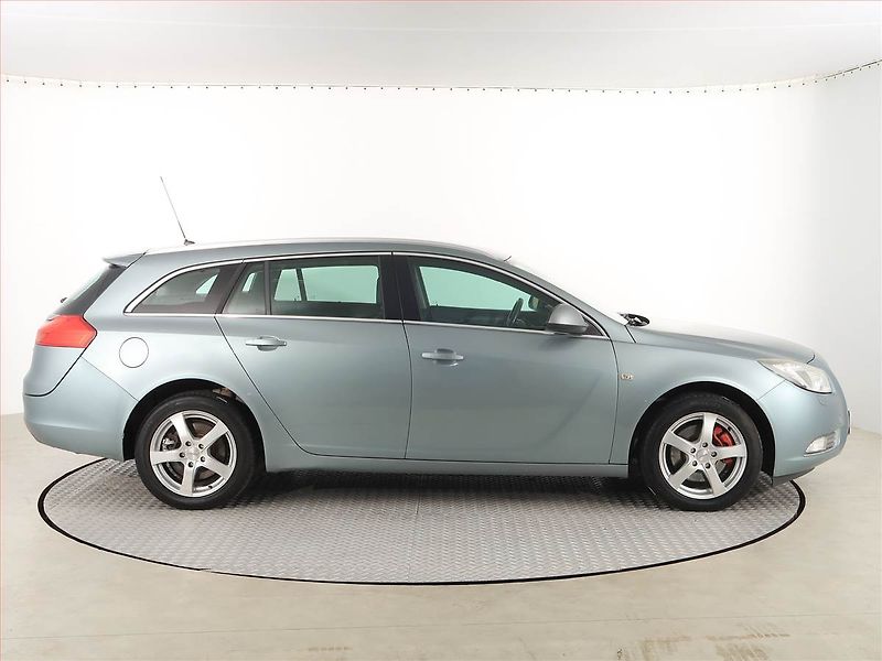 Opel Insignia (2012) 2.0 CDTI, 4X4, Automat - fotka 6 z 17