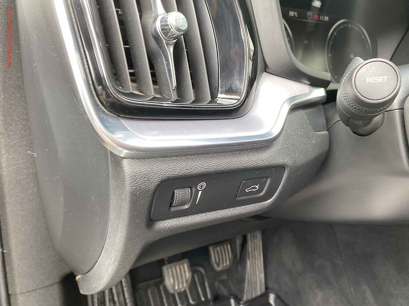 Volvo V60 (2018) 2.0d, Navi, LED, AC - fotka 15 z 18
