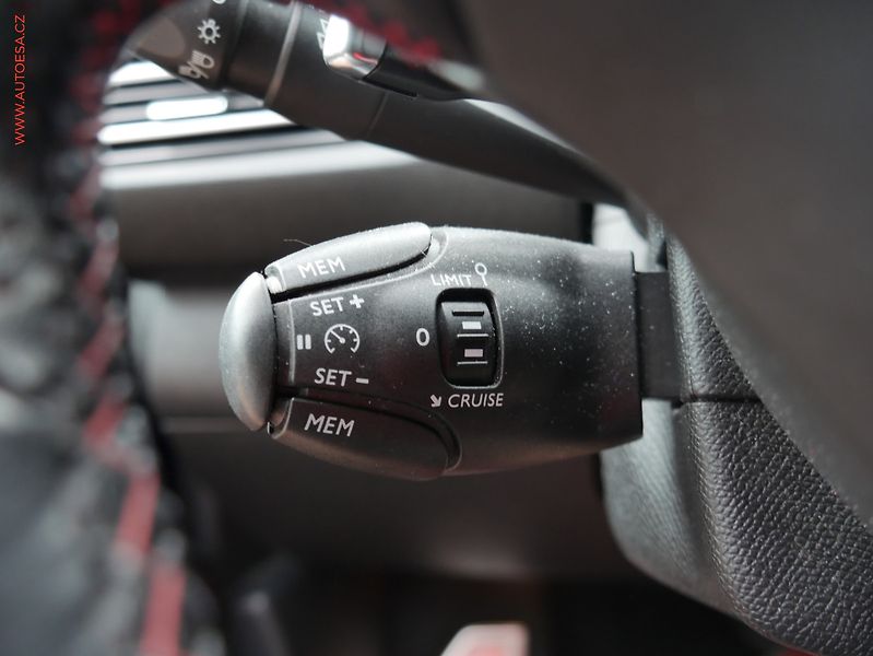 Peugeot 308 (2018) 1.2PT, GT Line, AT, LED - fotka 15 z 20