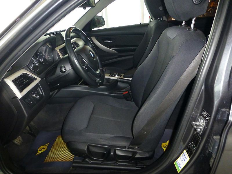 BMW Řada 3 (2013) 2,0D-120KW*NAVI*VYHŘ.SED*XENON - fotka 11 z 28