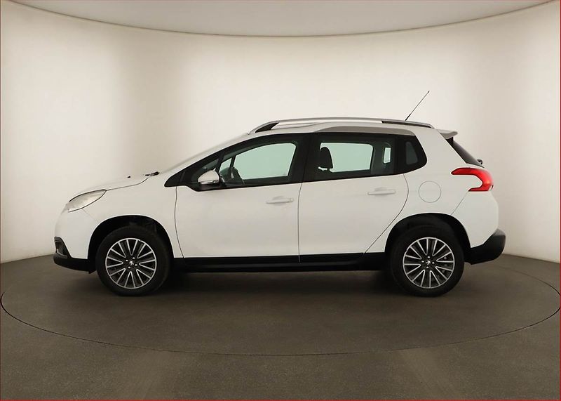 Peugeot 2008 (2015) 1.2 PureTech, Tempomat - fotka 3 z 12