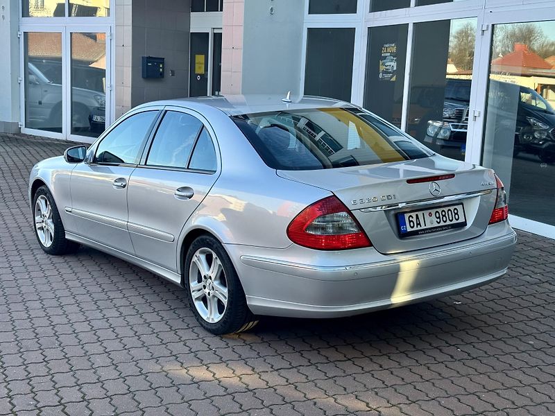 Mercedes-Benz Třídy E (2007) 320CDI 4 MATIC, ČR, 1.maj - fotka 7 z 16
