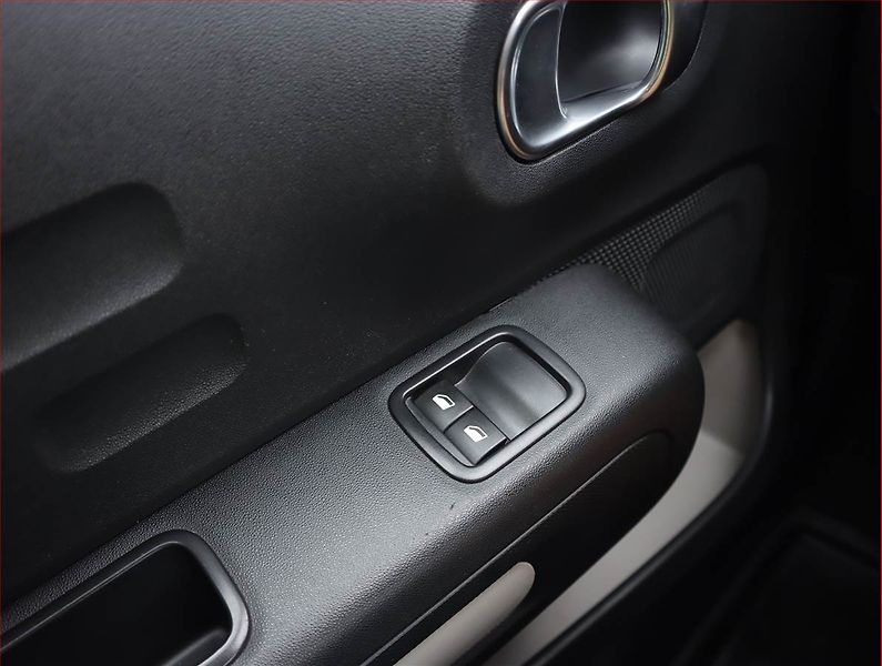 Citroën C3 (2017) 1.2 PureTech, Automat - fotka 20 z 23