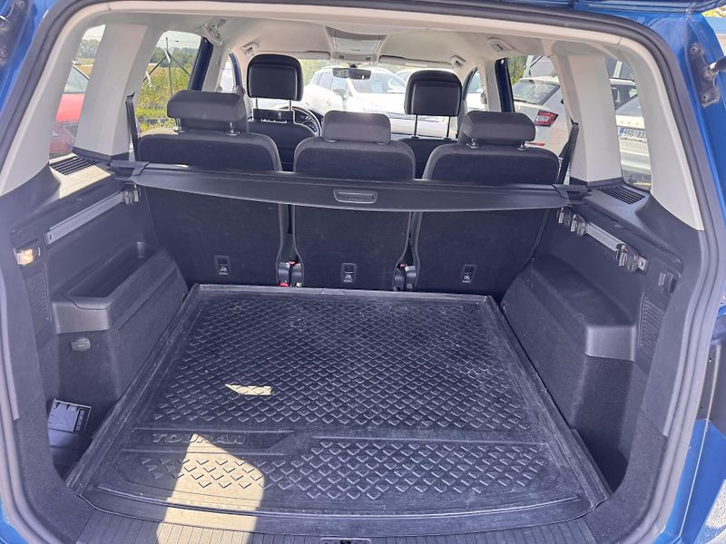 Volkswagen Touran 2.0 TDi, 110 kW, 97 tis km - fotka 15 z 18