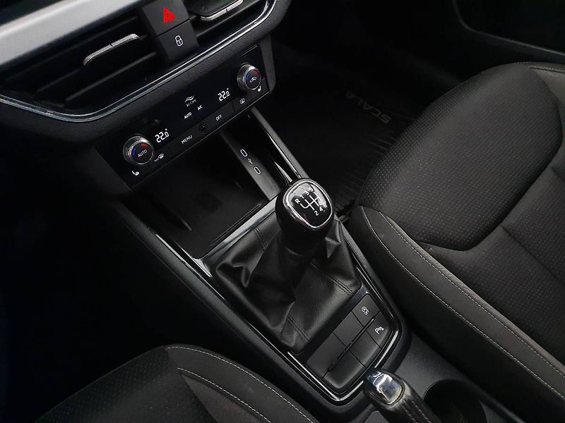 Škoda Scala (2022) Ambition 1.0 TSI (81kW/110k) - fotka 13 z 23