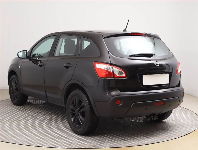 Nissan Qashqai (2011) 1.5 dCi, Tempomat - fotka 4 z 17