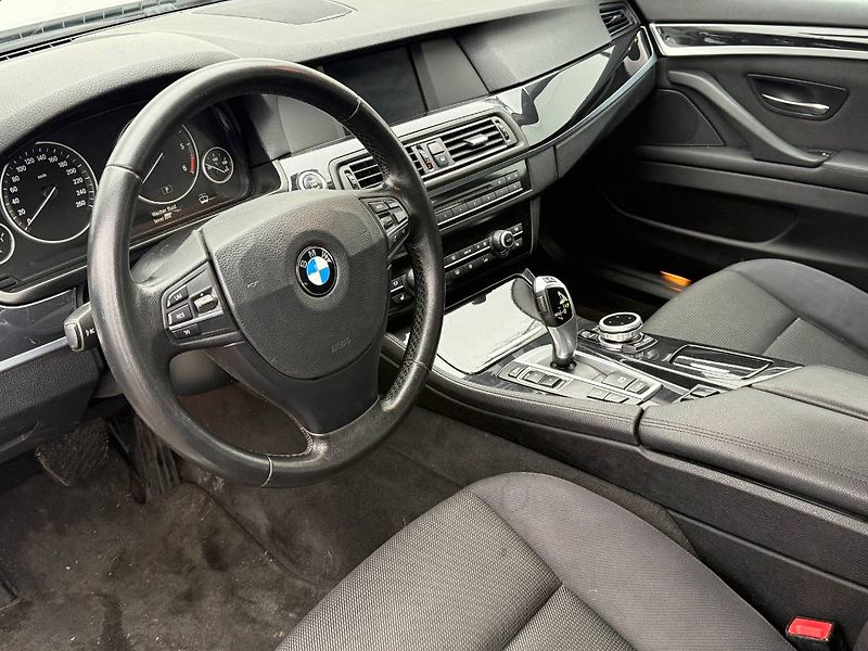 BMW Řada 5 (2012) 525D 160 kW XDRIVE - fotka 8 z 23
