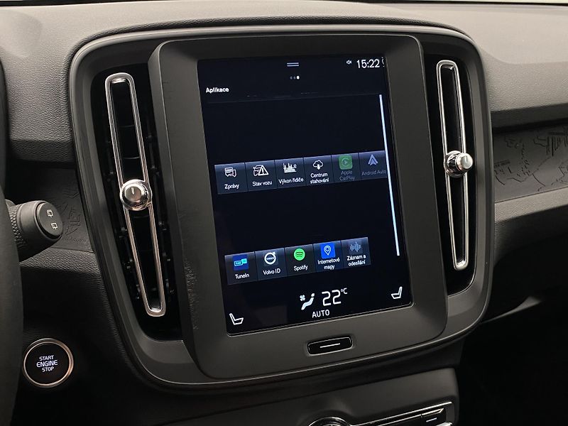 Volvo XC40 T2 KINETIC CZ - fotka 36 z 41