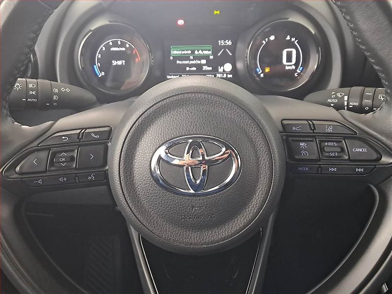 Toyota Yaris (2022) 1.5 VVT-i, Serv.kniha, Kůže - fotka 18 z 21