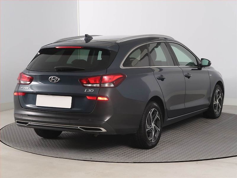 Hyundai i30 (2021) 1.5 T-GDI MHEV, Automat - fotka 5 z 12