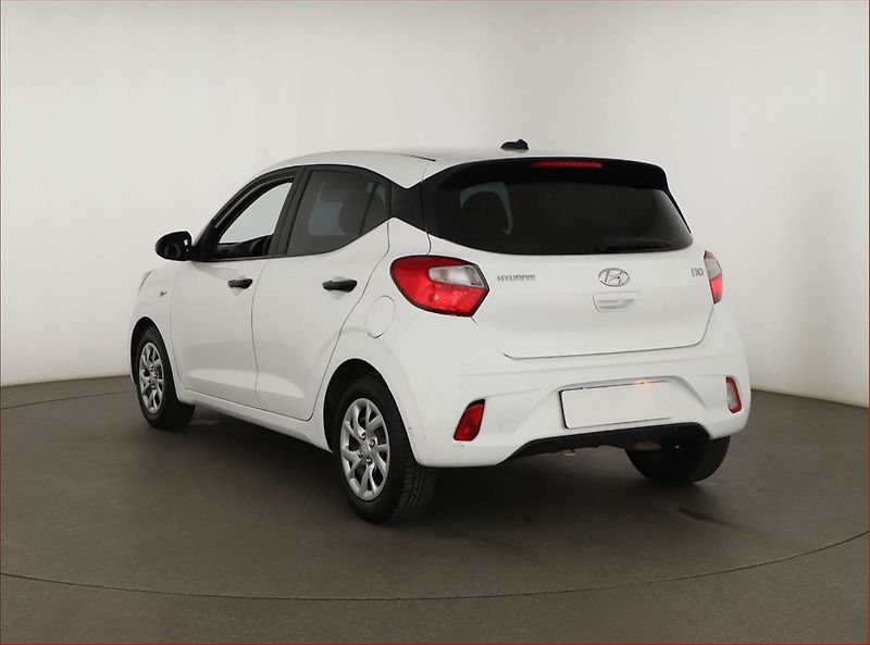 Hyundai i10 (2021) 1.0, Tempomat - fotka 4 z 12