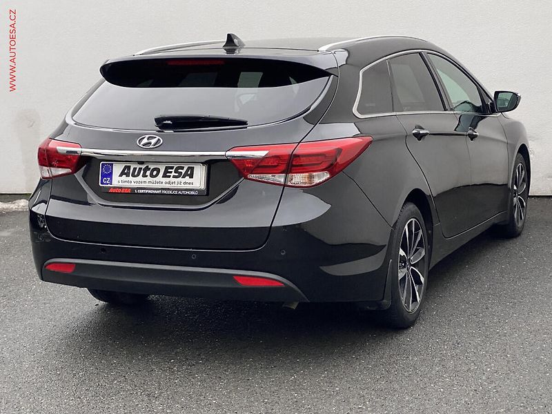 Hyundai i40 (2017) 1.7 CRDi, ČR, AC, park.čidla - fotka 4 z 19