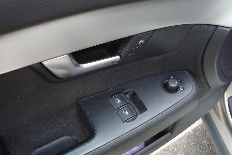 Audi A4 Avant (2006) 2.0 TDi, AUT - fotka 11 z 43