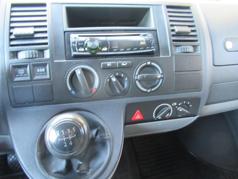 Volkswagen Transporter T5 1.9 TDI KLIMA 9 MÍST - fotka 12 z 22