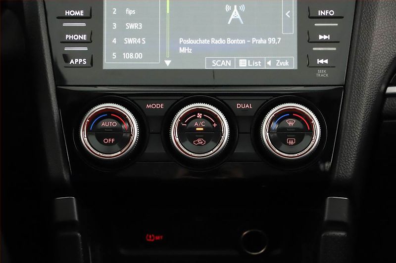 Subaru Forester (2016) 2.0 d, 4X4, Bi-Xenony - fotka 12 z 20