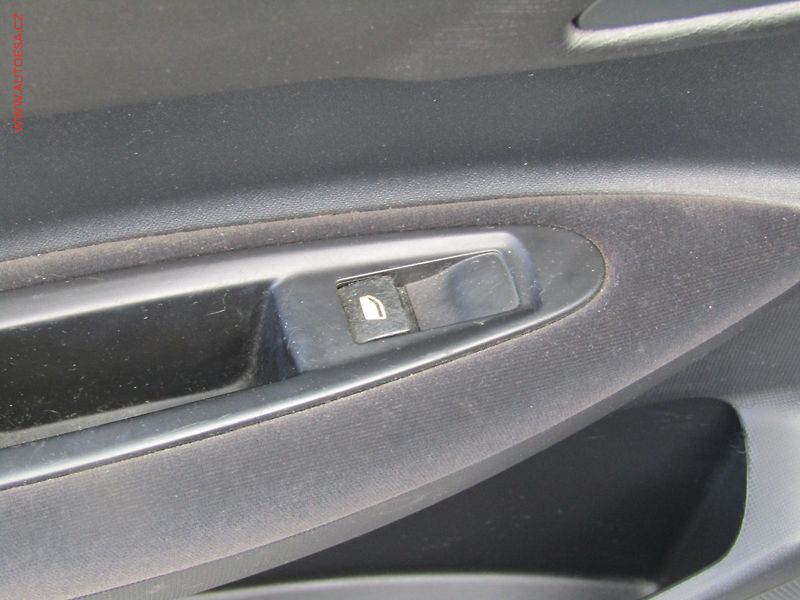 Citroën C4 (2006) 1.6 HDi, Klima - fotka 12 z 17