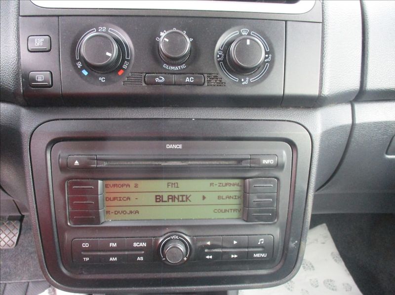 Škoda Fabia 1,4 i 16V, klima, ABS, ESP, - fotka 15 z 25