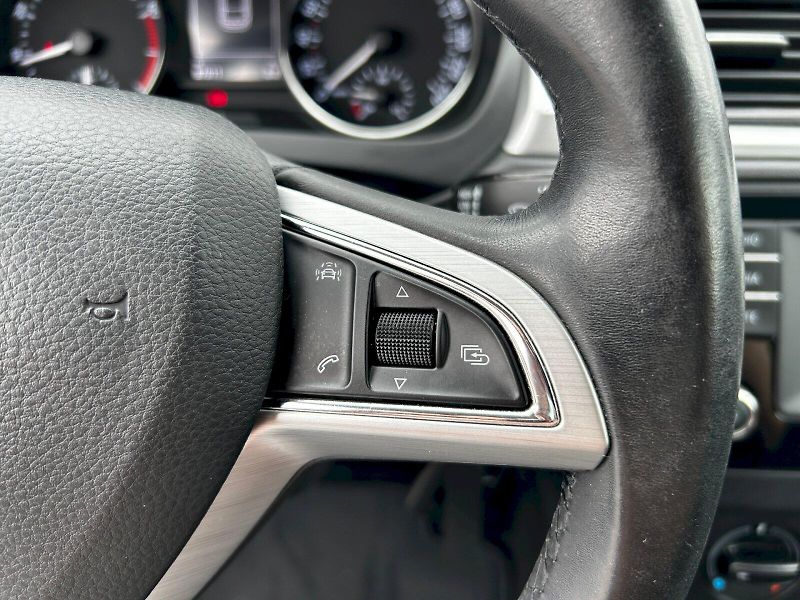 Škoda Rapid (2015) Spaceback 1.2 TSI 81kW MP6 Amb - fotka 10 z 31