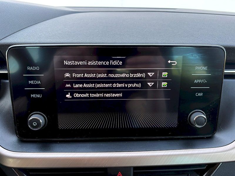 Škoda Scala (2021) DSG 1.0 TSI / 81kW / STYLE - fotka 24 z 26