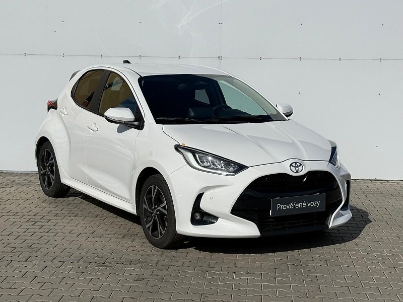 Toyota Yaris 1.5 HSD e-CVT Style - fotka 6 z 27
