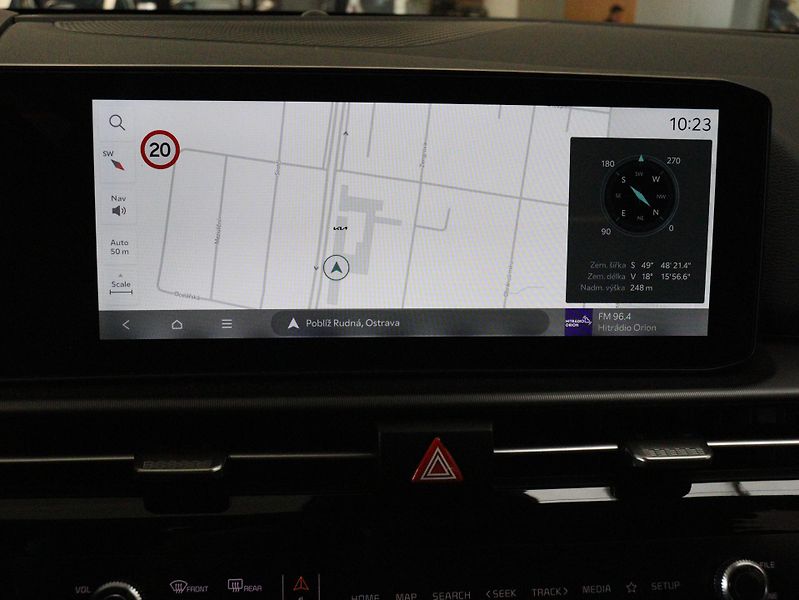 Kia Sportage TOP 1.6 T-GDI GPF 7DCT 4x2 - fotka 11 z 17
