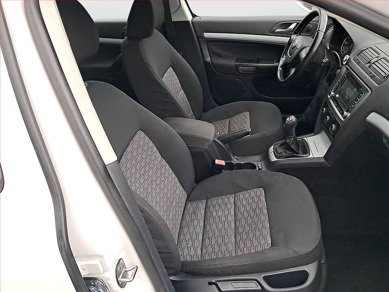 Škoda Octavia (2010) Ambiente 1.4 TSI, Tempomat - fotka 9 z 13