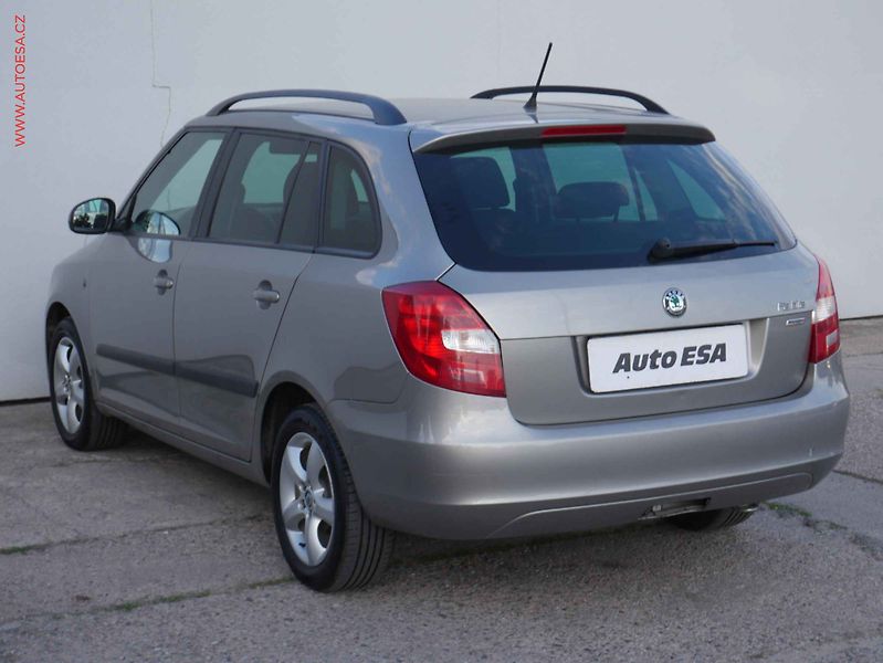 Škoda Fabia (2011) 1.2 TSI, 1.maj,ČR, AC, tažné - fotka 4 z 15