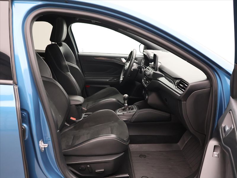 Ford Focus 2,3 ST 206kW Panorama - fotka 11 z 31