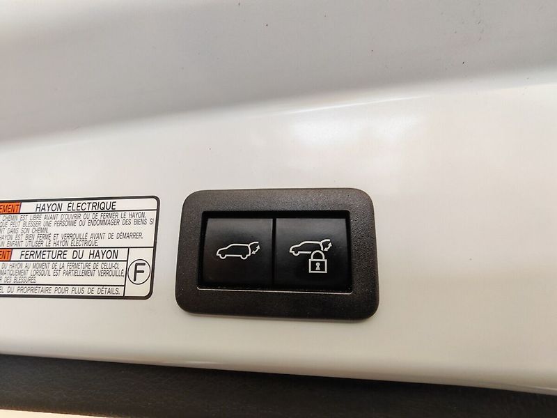 Toyota Corolla Cross 1.8 Hybrid Style - fotka 9 z 39