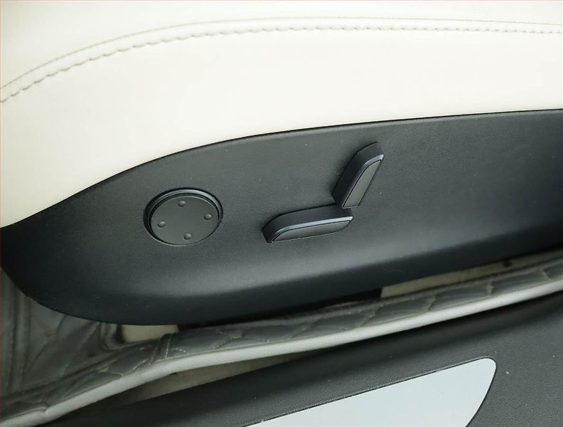Tesla Model S (2019) 100D, SoH 88% - fotka 19 z 21