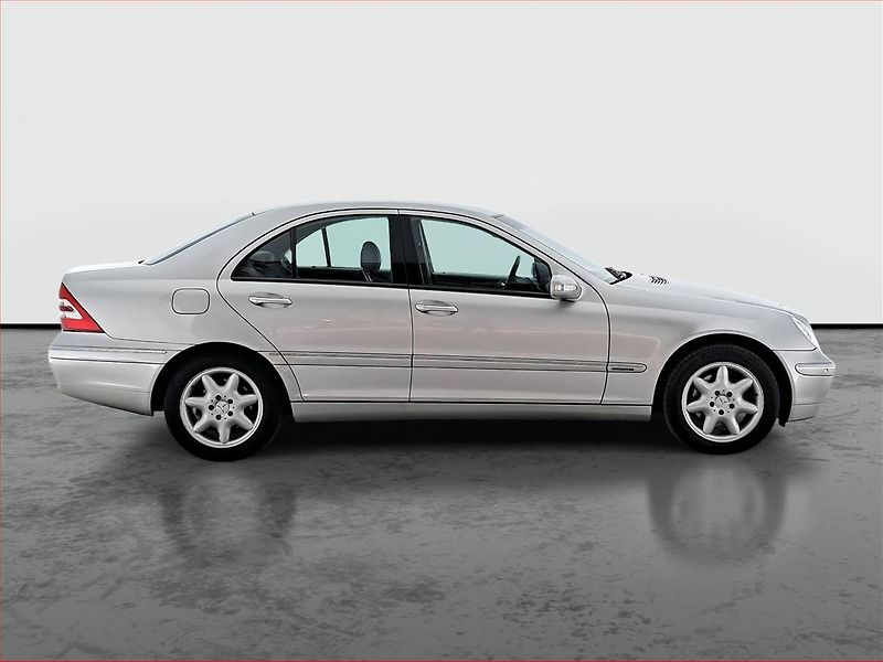 Mercedes-Benz Třídy C (2003) C 240 4MATIC, 4X4, Automat - fotka 6 z 17