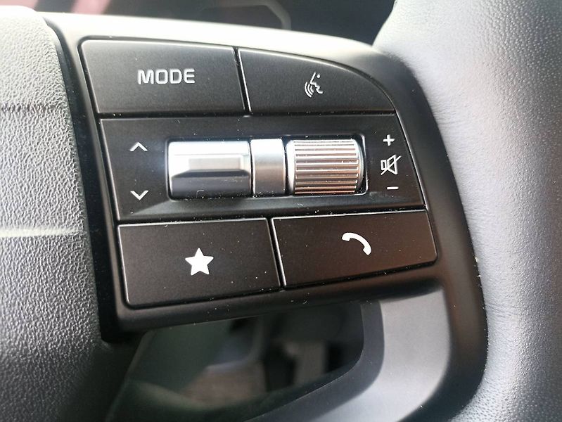 Kia Sportage (2025) 1.6 T-GDI TOP 7DCT - fotka 13 z 35