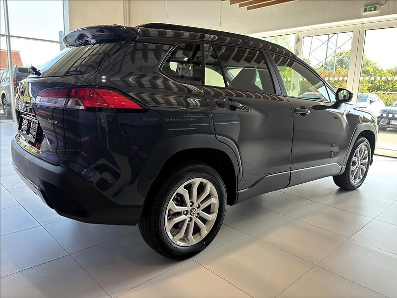 Toyota Corolla Cross 1,8 Comfort Business - fotka 6 z 8