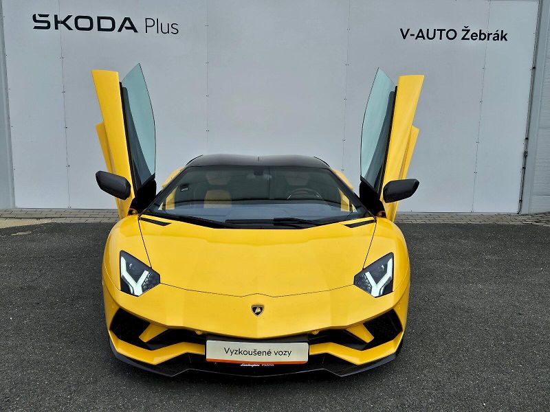 Lamborghini Aventador (2018) - fotka 7 z 22