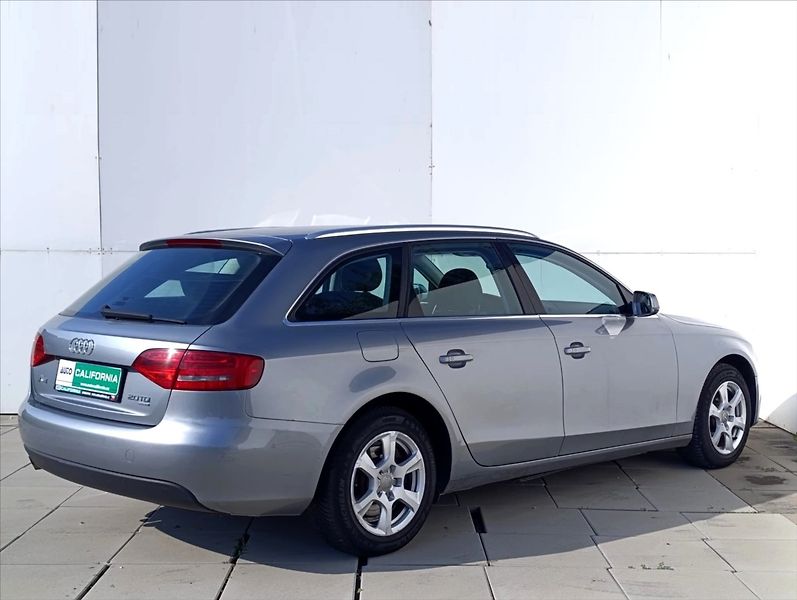 Audi A4 Avant 2,0 TDi Quattro Aut. Kli - fotka 6 z 30